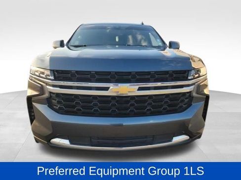 Used 2021 Chevrolet Suburban LS image 2