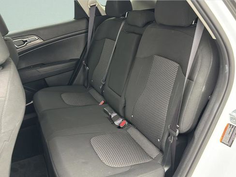 Used 2023 Kia Sportage LX AWD/4WD image 9
