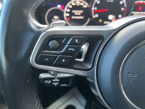 Used 2023 Porsche Cayenne image 16