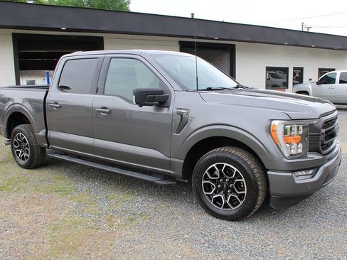 Used 2022 Ford F150 XLT w/ Equipment Group 302A High RWD image 10