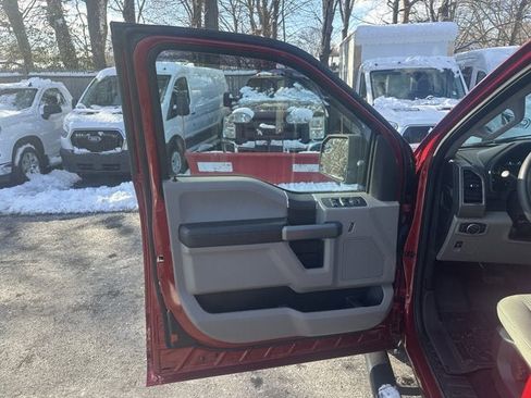 Used 2018 Ford F150 XLT image 11