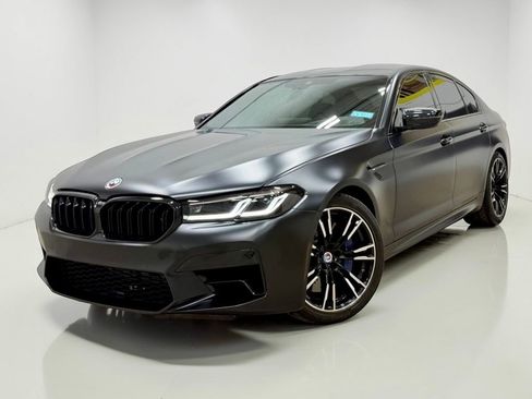 Used 2023 BMW M5 image 3