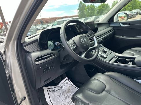 Used 2024 Hyundai Palisade Limited AWD/4WD image 11