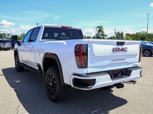 New 2026 GMC Sierra 3500 AT4 w/ AT4 Premium Plus Package AWD/4WD image 30