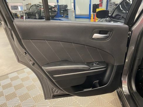 Used 2017 Dodge Charger R/T image 30