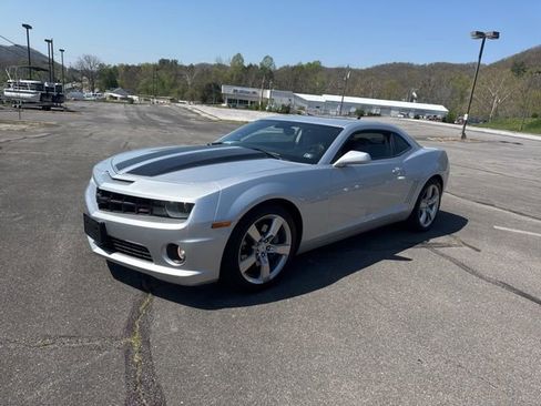Used 2010 Chevrolet Camaro SS w/ RS Package image 4