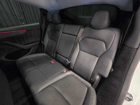 Used 2026 Tesla Model Y Long Range image 29