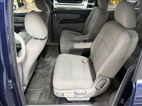 Used 2015 Honda Odyssey LX image 13