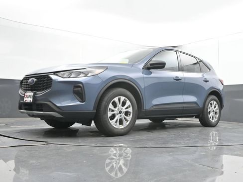 Used 2025 Ford Escape Active AWD/4WD image 46