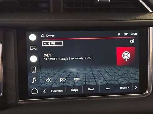 Used 2022 GMC Yukon XL Denali AWD/4WD image 16