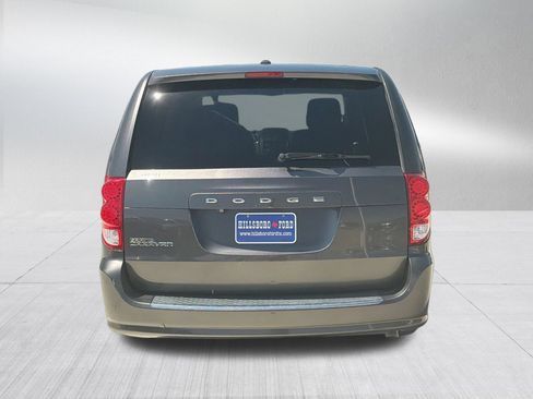 Used 2018 Dodge Grand Caravan SE w/ UConnect Hands-Free Group FWD image 8
