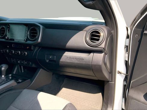 Certified 2023 Toyota Tacoma TRD Sport AWD/4WD image 18