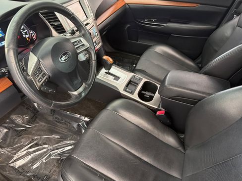 Used 2013 Subaru Outback 3.6R Limited AWD/4WD image 8