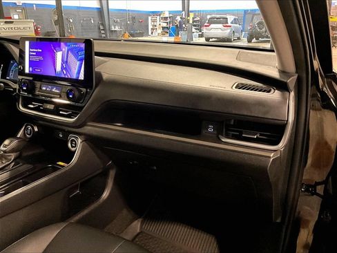 Used 2024 Toyota Grand Highlander AWD image 13