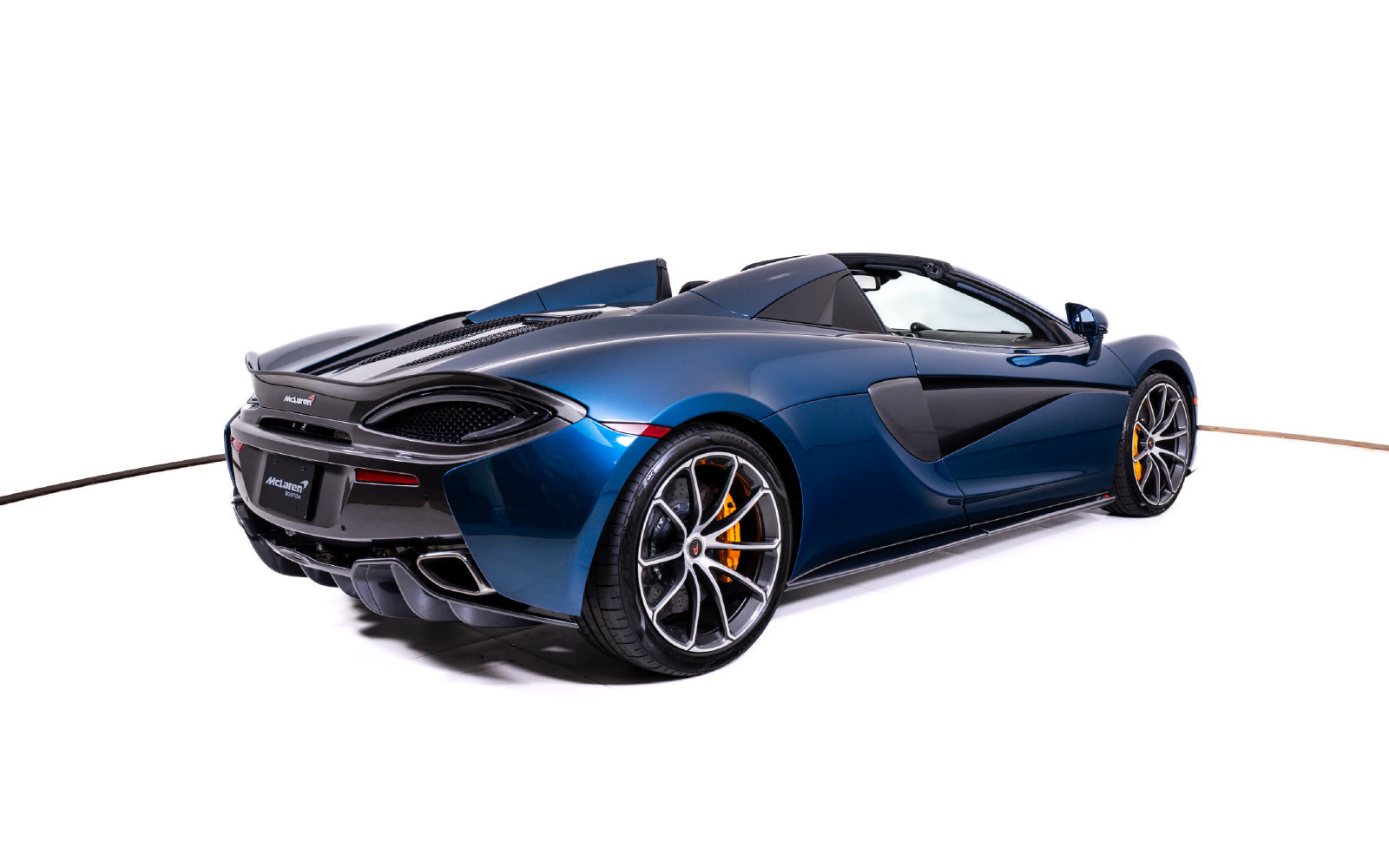 Used 2018 McLaren 570S Spider RWD image 7