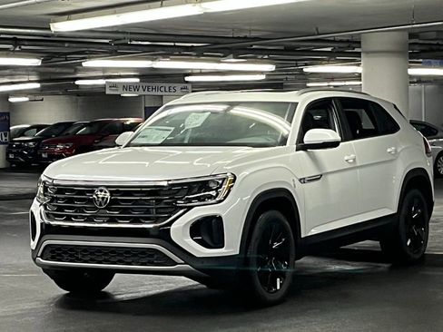 New 2026 Volkswagen Atlas Cross Sport SE image 3