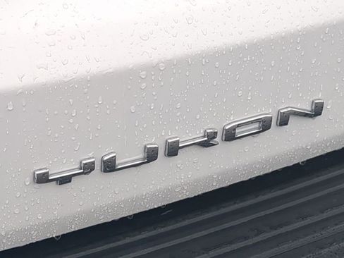 Used 2024 GMC Yukon Denali image 29