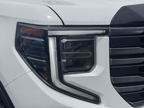 Used 2025 GMC Sierra 1500 AT4 AWD/4WD image 10
