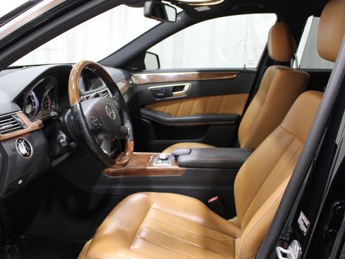 Used 2012 Mercedes-Benz E 350 4MATIC Sedan image 3