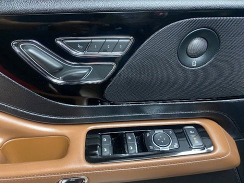 Used 2020 Lincoln Aviator Reserve w/ Elements Package Plus image 25