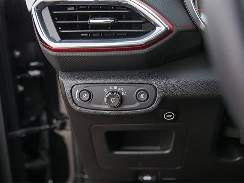 Used 2021 Chevrolet TrailBlazer RS w/ Technology Package image 15