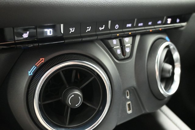 Used 2022 Chevrolet Blazer LT w/ Sound & Technology Package FWD image 29