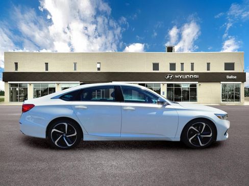 Used 2021 Honda Accord Sport image 2