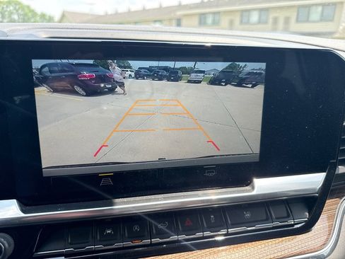 Used 2023 Chevrolet Silverado 1500 LT image 24