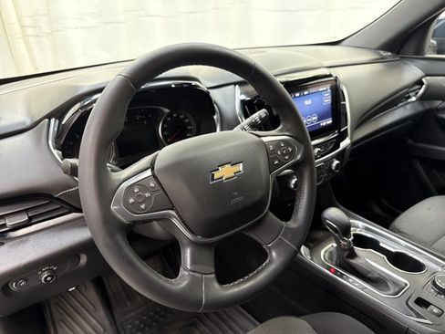 Used 2023 Chevrolet Traverse LT image 25