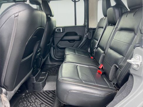 Used 2020 Jeep Wrangler Unlimited Sahara AWD/4WD image 12