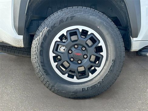 Used 2025 Toyota 4Runner TRD Off-Road image 28