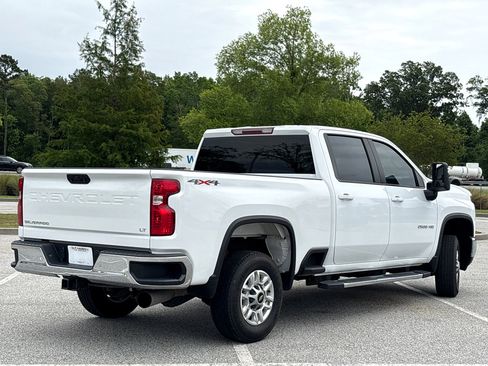 Used 2024 Chevrolet Silverado 2500 LT AWD/4WD image 13