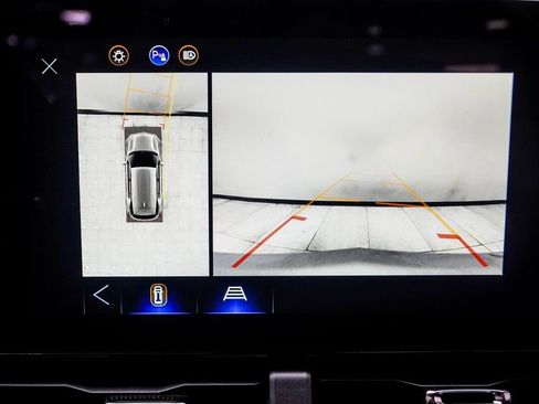 Used 2025 Chevrolet Equinox LT w/ Convenience Package II image 28