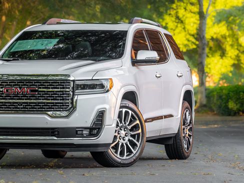 Used 2021 GMC Acadia Denali w/ Denali Technology Package FWD image 28