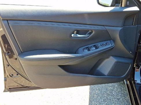 Certified 2023 Nissan Sentra SV FWD image 13