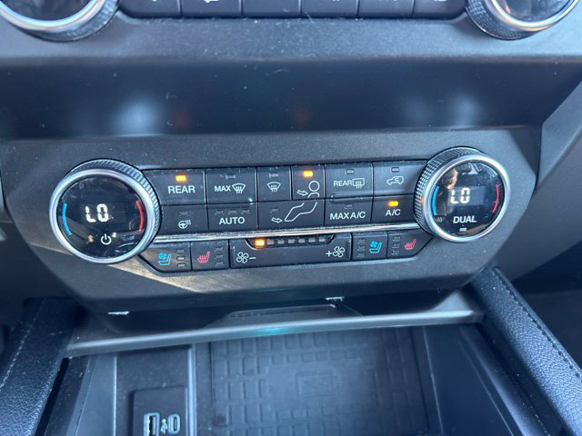Used 2020 Ford Expedition Max XLT w/ Equipment Group 202A AWD/4WD image 23