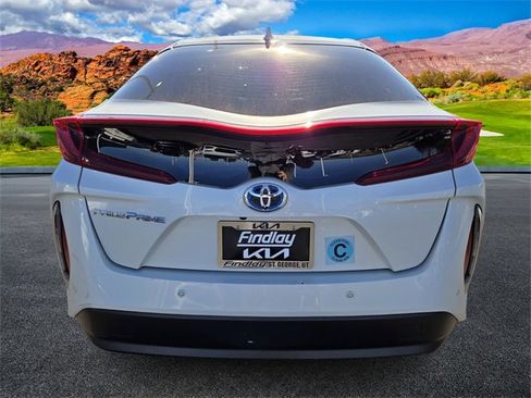 Used 2017 Toyota Prius Prime Advanced image 5