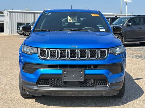 Used 2024 Jeep Compass Sport image 3