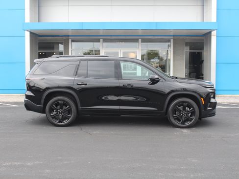 New 2027 Chevrolet Traverse LT w/ Midnight/Sport Edition AWD/4WD image 3