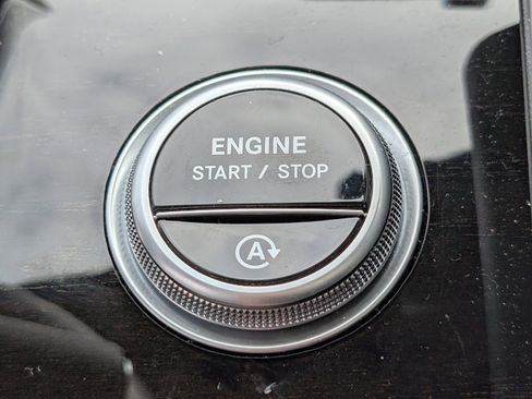 Used 2025 Mercedes-Benz C 300 C 300 image 25