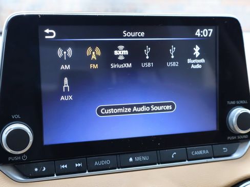 Used 2024 Nissan Sentra SV w/ SV Premium Package FWD image 9