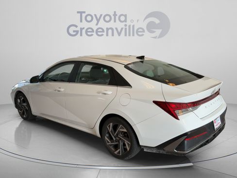 Used 2024 Hyundai Elantra Limited FWD image 4