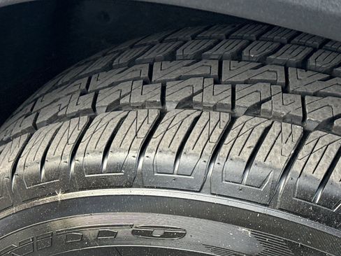 Certified 2024 Chevrolet Traverse LT image 11