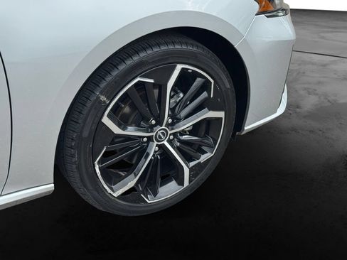 Used 2024 Nissan Altima 2.5 SR FWD image 11