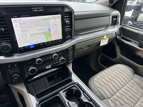 New 2025 Ford F250 Platinum w/ Platinum Plus Package image 31
