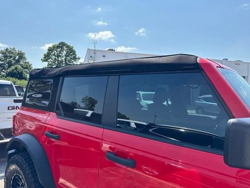 Used 2023 Ford Bronco 4-Door AWD/4WD image 9