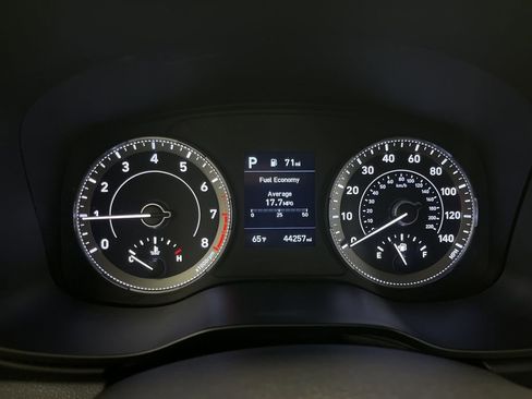 Used 2022 Hyundai Venue Limited image 8