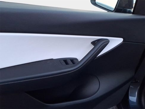 Used 2021 Tesla Model Y Performance image 7