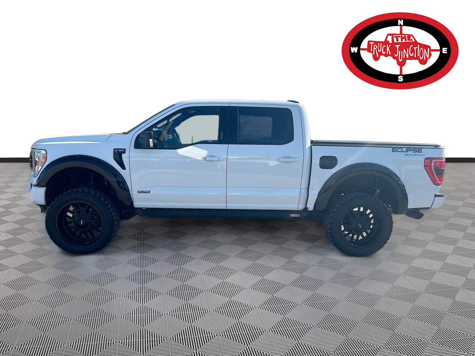 Used 2022 Ford F150 XLT w/ Equipment Group 302A High AWD/4WD image 4