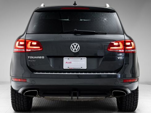 Used 2014 Volkswagen Touareg Sport AWD/4WD image 34